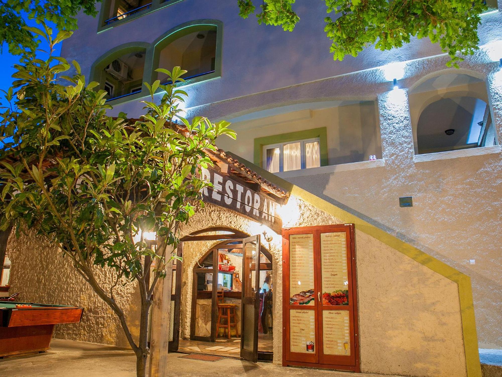 Pansion Nobel Hotel Petrovac Exterior foto