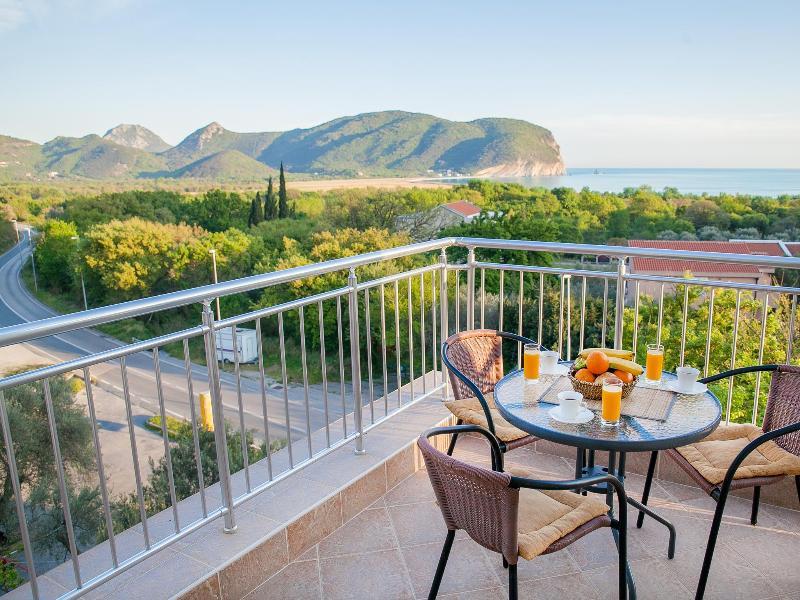 Pansion Nobel Hotel Petrovac Exterior foto
